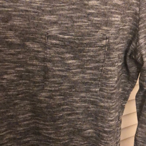 Nice tee - Picture 3 of 5